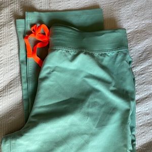 Jade figs size medium